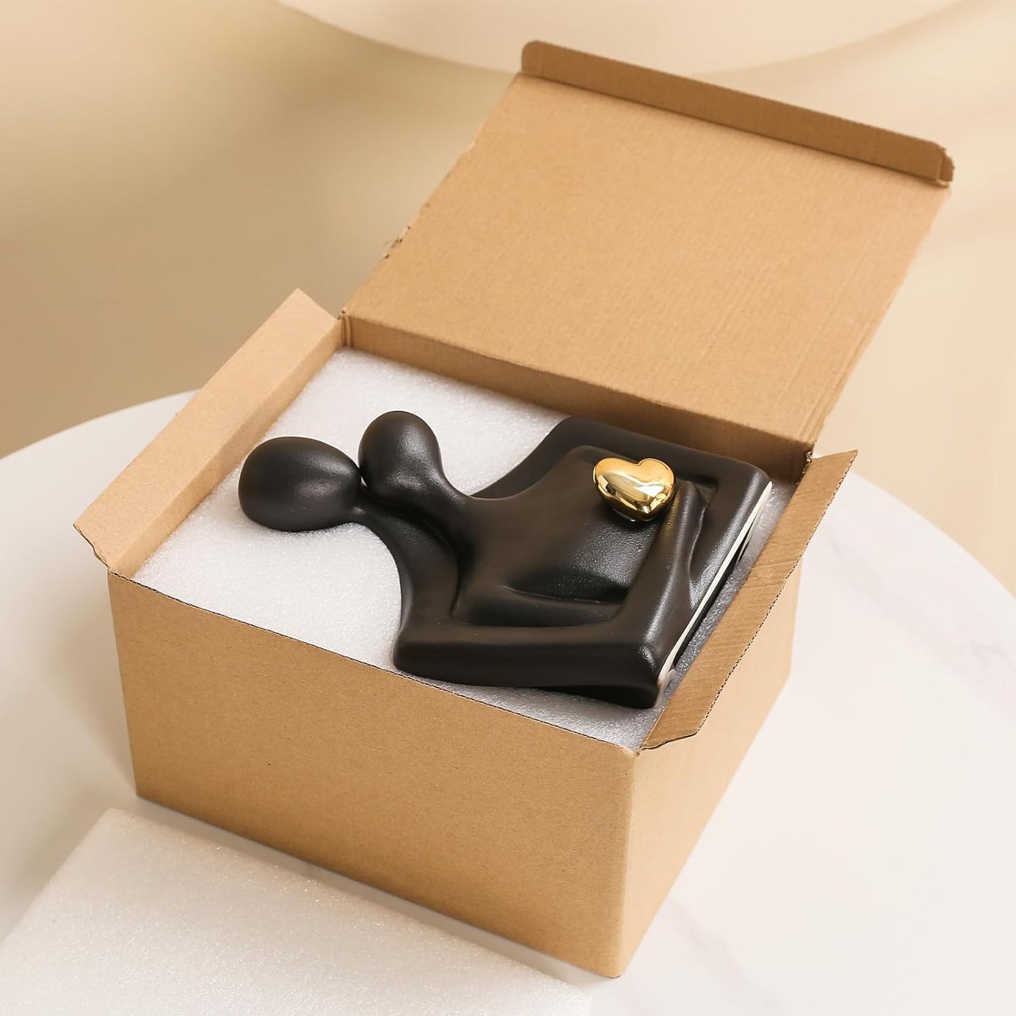 Porcelain Romantic Couple Figurines Statue Black Aesthetic Decorations Hugging Couple Sculptures - Modern Ceramic Sculpture Home Accents for Living Room Bedroom Coffee Table, Desktop, Bookshelf