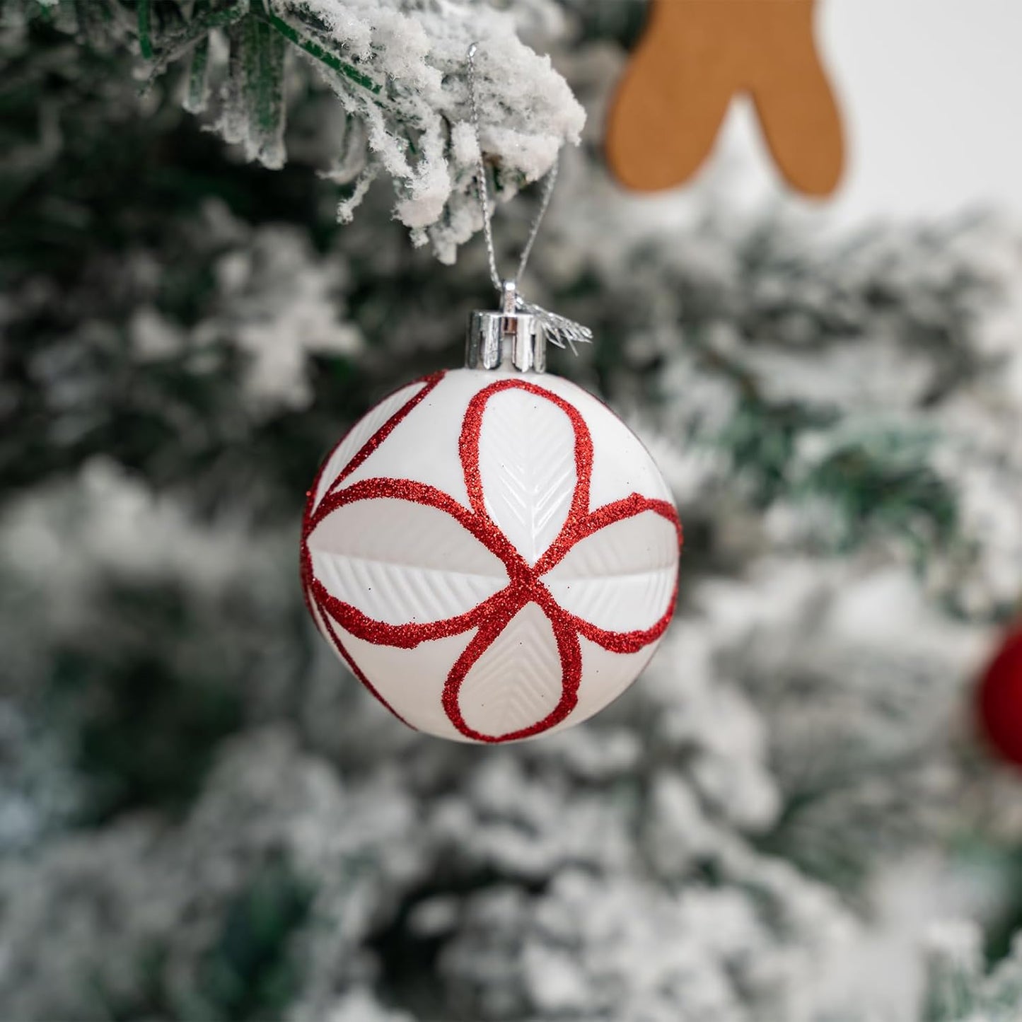 100Pcs Christmas Balls Ornaments Set, Shatterproof Christmas Decorations with Hand-held Gift Package for Xmas Tree/Holiday/Wedding/Holiday/Party Decor (Red & White)