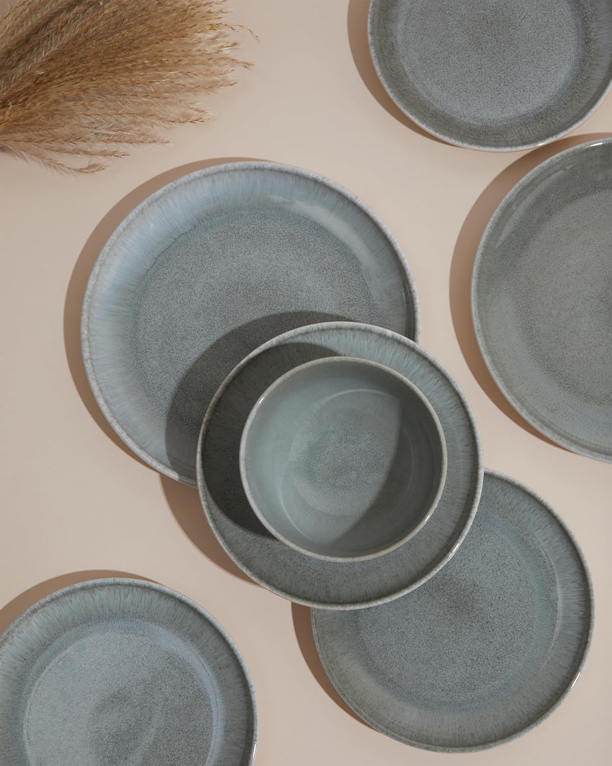 Ceramic Dinnerware Sets for 6, 18 Pieces Stoneware Plates and Bowls Sets, Chip and Stain Resistant Modern Dishes, Dishwasher & Microwave Safe Dinner Set, Gradient Green