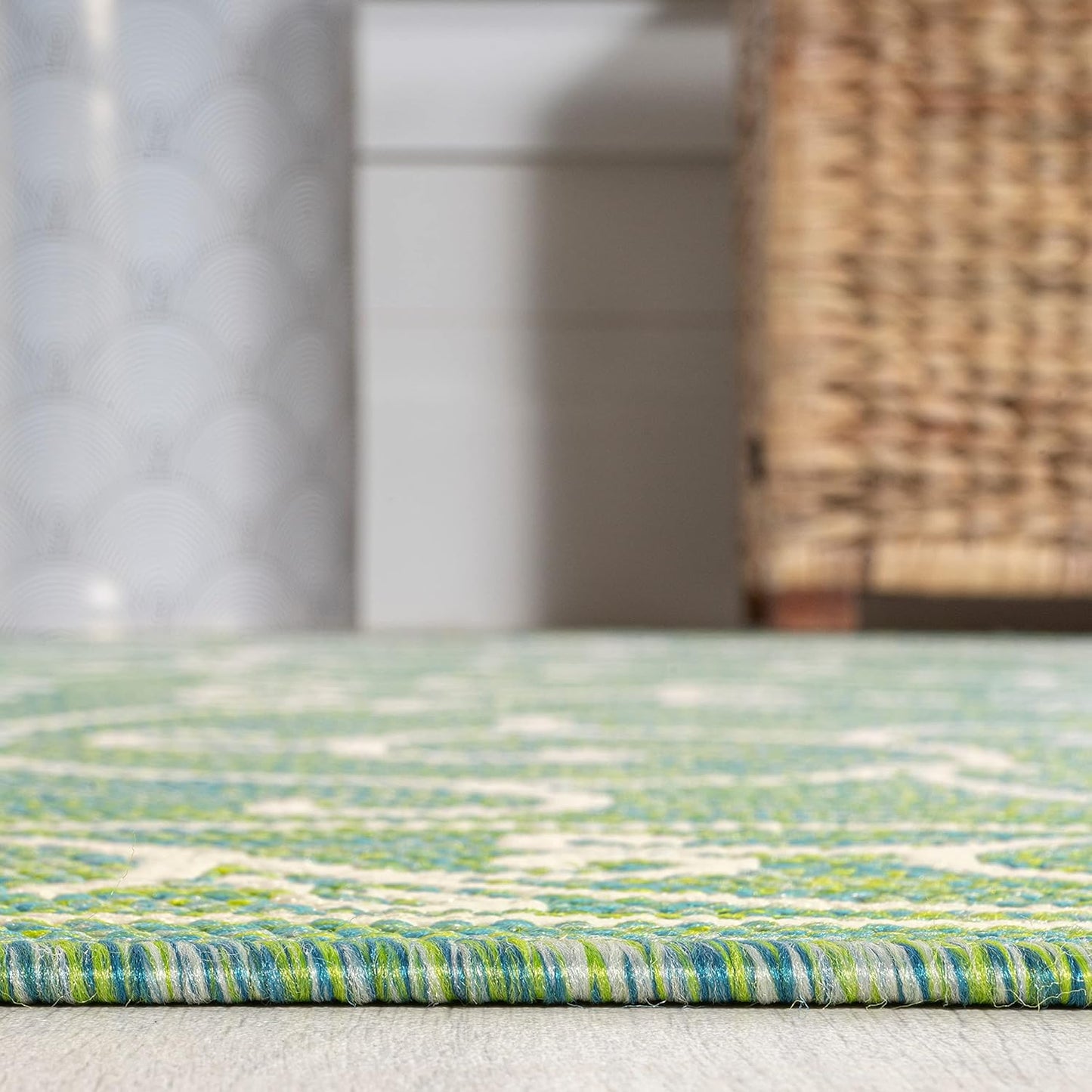 JONATHAN Y Vintage Filigree Indoor Outdoor Area Rug 3X5 Green/Ivory, Charleston Textured Weave for Backyard, Patio, Porch, Easy-Cleaning, High Traffic, Pet-Friendly, Non-Shedding (SMB106K-3)