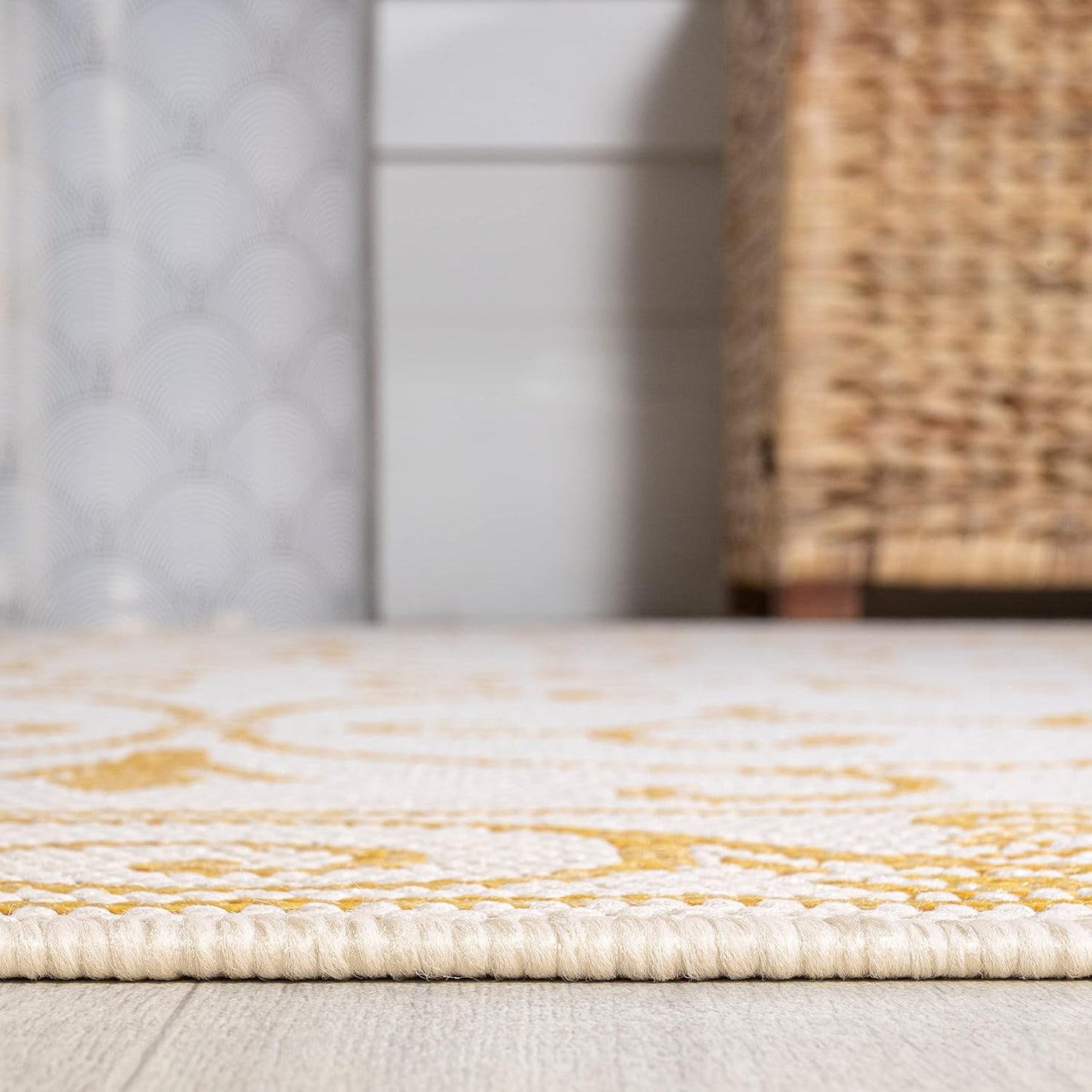 JONATHAN Y Vintage Filigree Indoor Outdoor Area Rug 4X6 Cream/Yellow, Charleston Textured Weave for Backyard, Patio, Porch, Easy-Cleaning, High Traffic, Pet-Friendly, Non-Shedding (SMB106M-4)