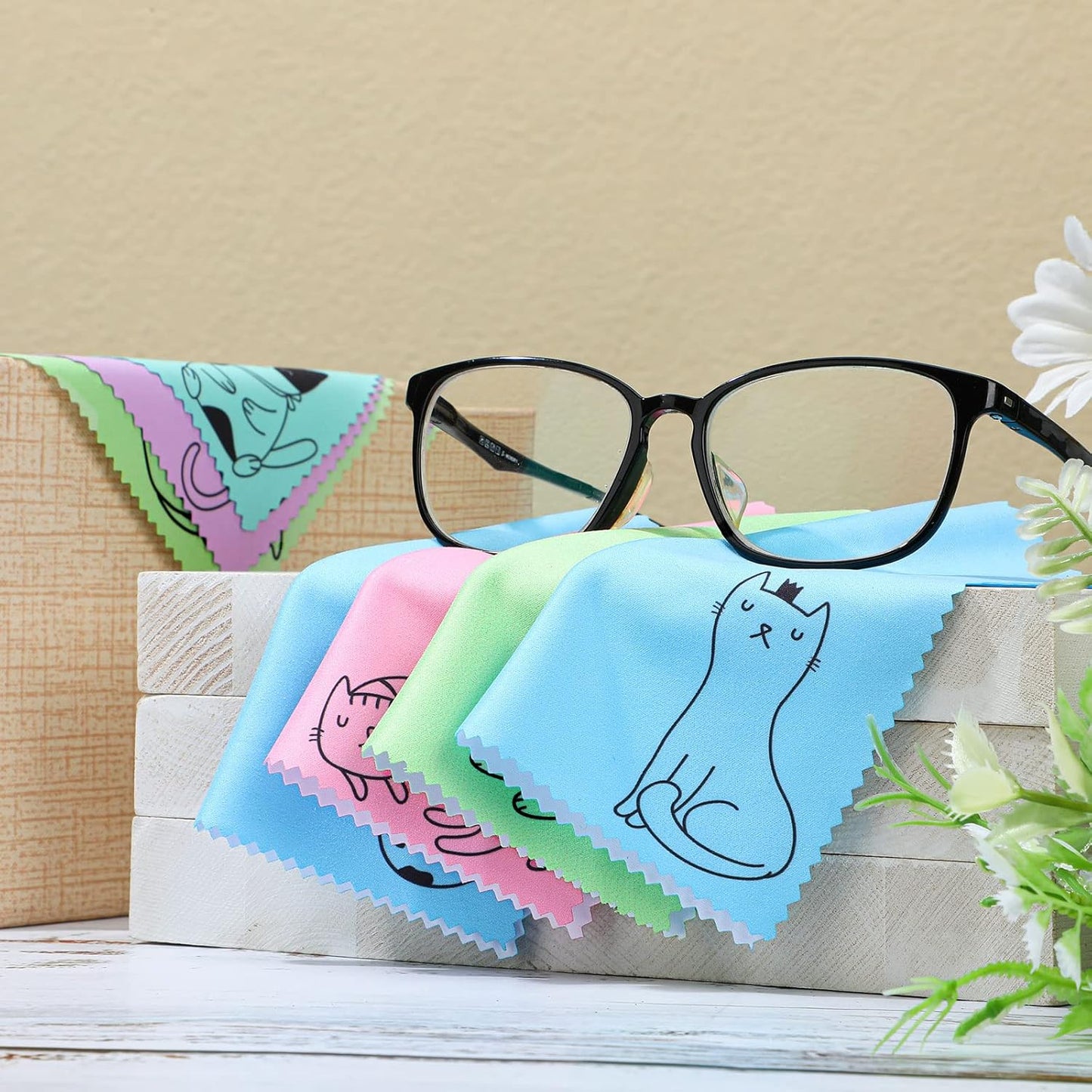 Sinmoe 20 Pcs Microfiber Cleaning Cloth Cute Kitty Cat Design Microfiber Cloth Gift Soft Multicolor Glasses Cleaner for Eyeglasses Camera Lens Cell Phone Screens Glasses, 6 x 6 Inches