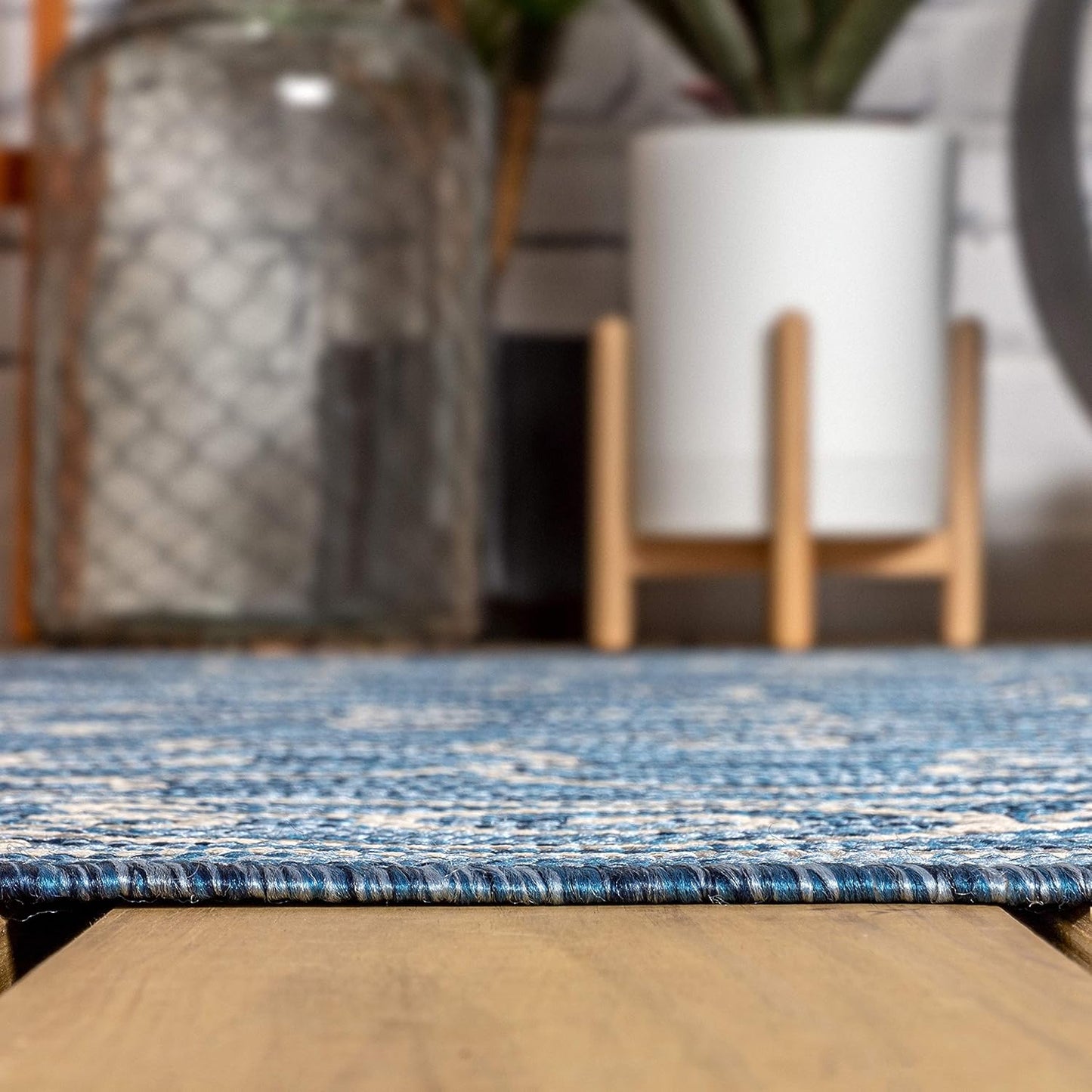 JONATHAN Y Vintage Filigree Indoor Outdoor Round Area Rug 8 Ft Navy/Gray, Charleston Textured Weave for Backyard, Patio, Porch, Easy-Cleaning, High Traffic, Pet-Friendly, Non-Shedding (SMB106D-8R)