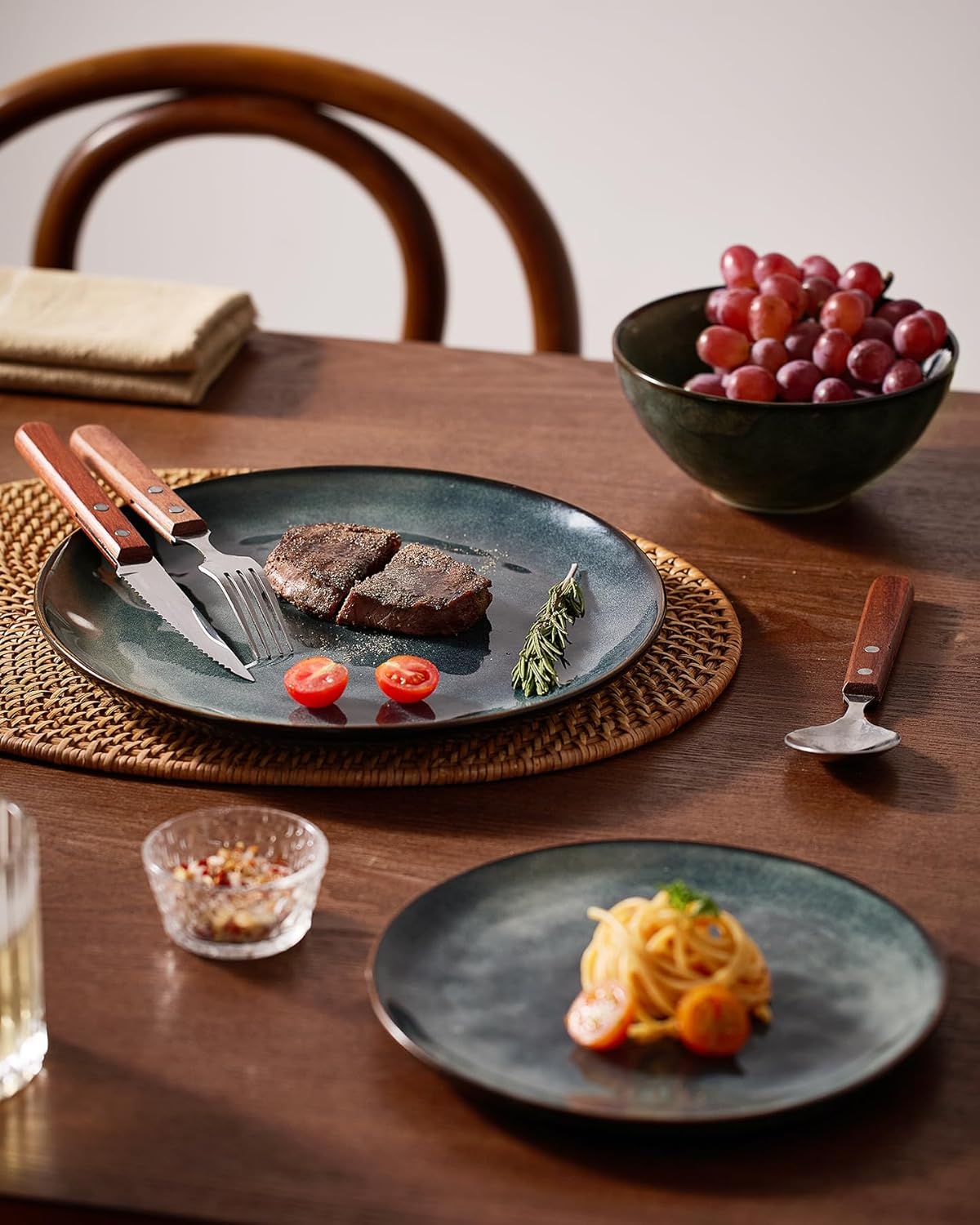 Famiware Dinnerware Sets for 4, Ocean Round 12-Piece Kitchen Plates and Bowls Sets, Reactive Glaze, Microwave and Dishwasher Safe, Scratch Resistant, Deep Forest