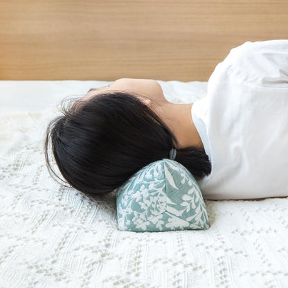 Buckwheat Neck Support Pillow Cervical Neck Cylinder Bolster Pillow,Buckwheat Hulls Adjustable Roll Pillow,Neck Pain Relief for Back and Side Sleepers Round Pillows for Lunch Break Green, 6*15 inch