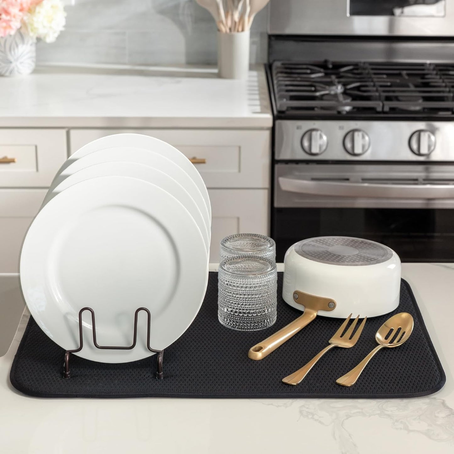 S&T INC. Dish Drying Mat XL, 18” x 24”, Absorbent Microfiber Kitchen Counter Mat, Drying Pad for Dishes, Utensils, Pots and Pans, Extra Large, Diamond Texture, Black