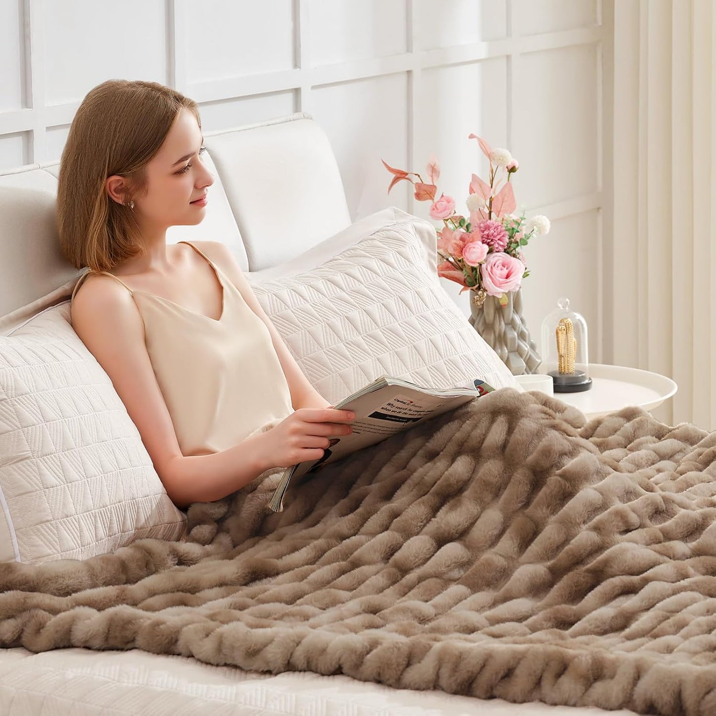 Ultra Soft Luxury Faux Fur Twin Blanket for Counch,Fuzzy Fluffy Plush Warm Cozy Elegant Wrinkled Blanket for Sofa Bedroom Living Room,（60"x80",Tie-dye Coffee）