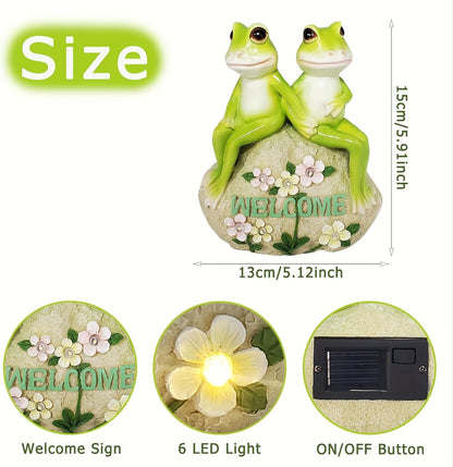 Solar Powered Frog Couple Statue with LED Lit Flowers Welcome Sign 7-Inch Tall Resin Garden Decor Romantic Ornament Gift for Porch Patio Housewarming Wedding Outdoor Decor