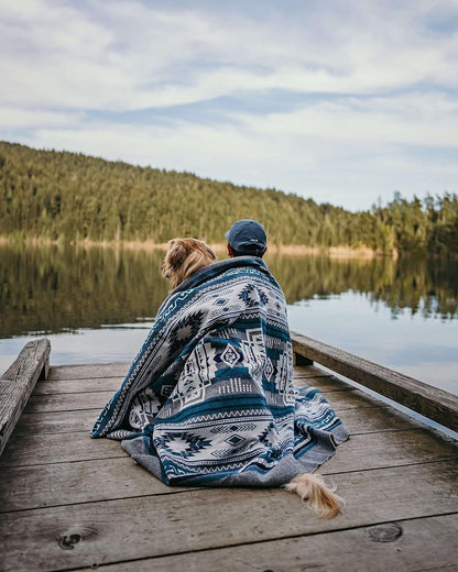 Off the Grid Inca Aztec Throw Blanket | Southwest Indian Navajo Boho Style | Native Woven Western Cover for Camping, Bedding, Couch (King, Condor Gray)