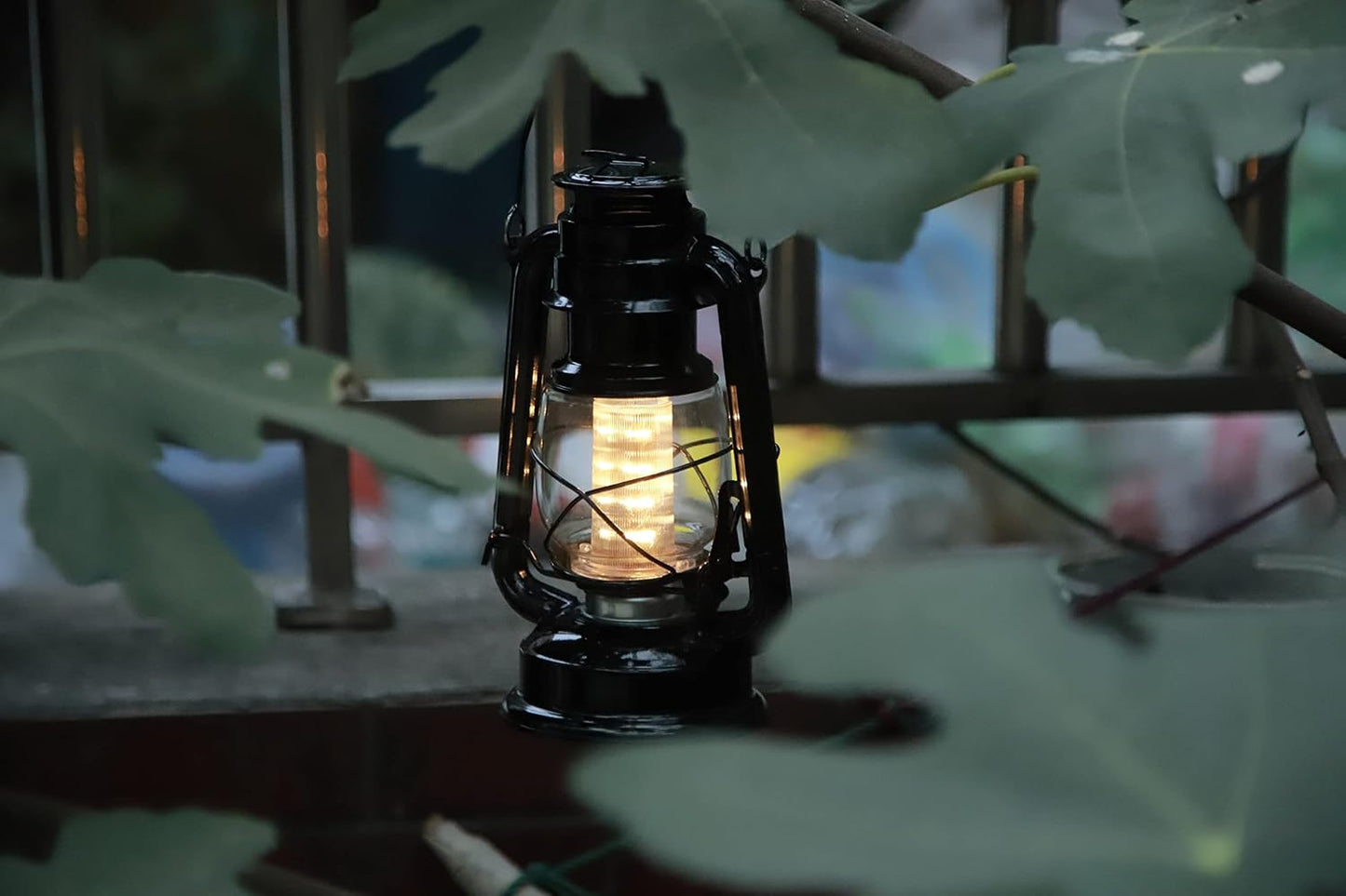 YAKii LED Vintage Lantern Metal Hanging Hurricane 12 LED Dimmer Switch Warm White Battery Operated Power Outage Indoor Camping Lighting Outdoor Brooklyn Decoration(Black)