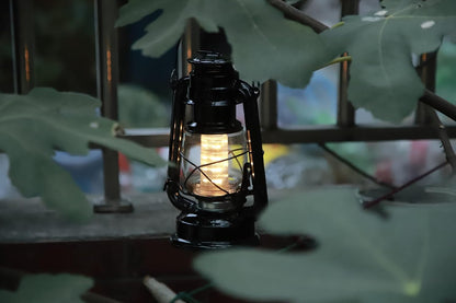YAKii LED Vintage Lantern Metal Hanging Hurricane 12 LED Dimmer Switch Warm White Battery Operated Power Outage Indoor Camping Lighting Outdoor Brooklyn Decoration(Black)