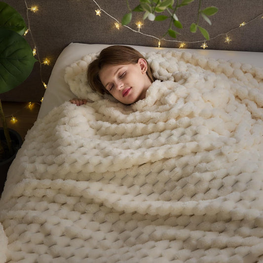 NEWCOSPLAY Super Soft King Blanket Ivory Premium Silky Flannel Fleece 3D Clouds Stylish Jacquard Lightweight Bed Blanket All Season Use 350GSM (Ivory, King(90"x110"))