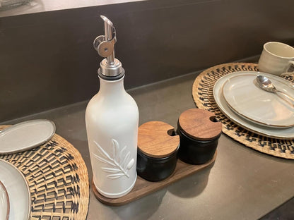 20 Oz Ceramic Olive Oil Dispenser Bottle, with Stainless Steel Spout & Funnel, Ideal for Oil, Vinegar, Coffee Syrup & Liquids (White)