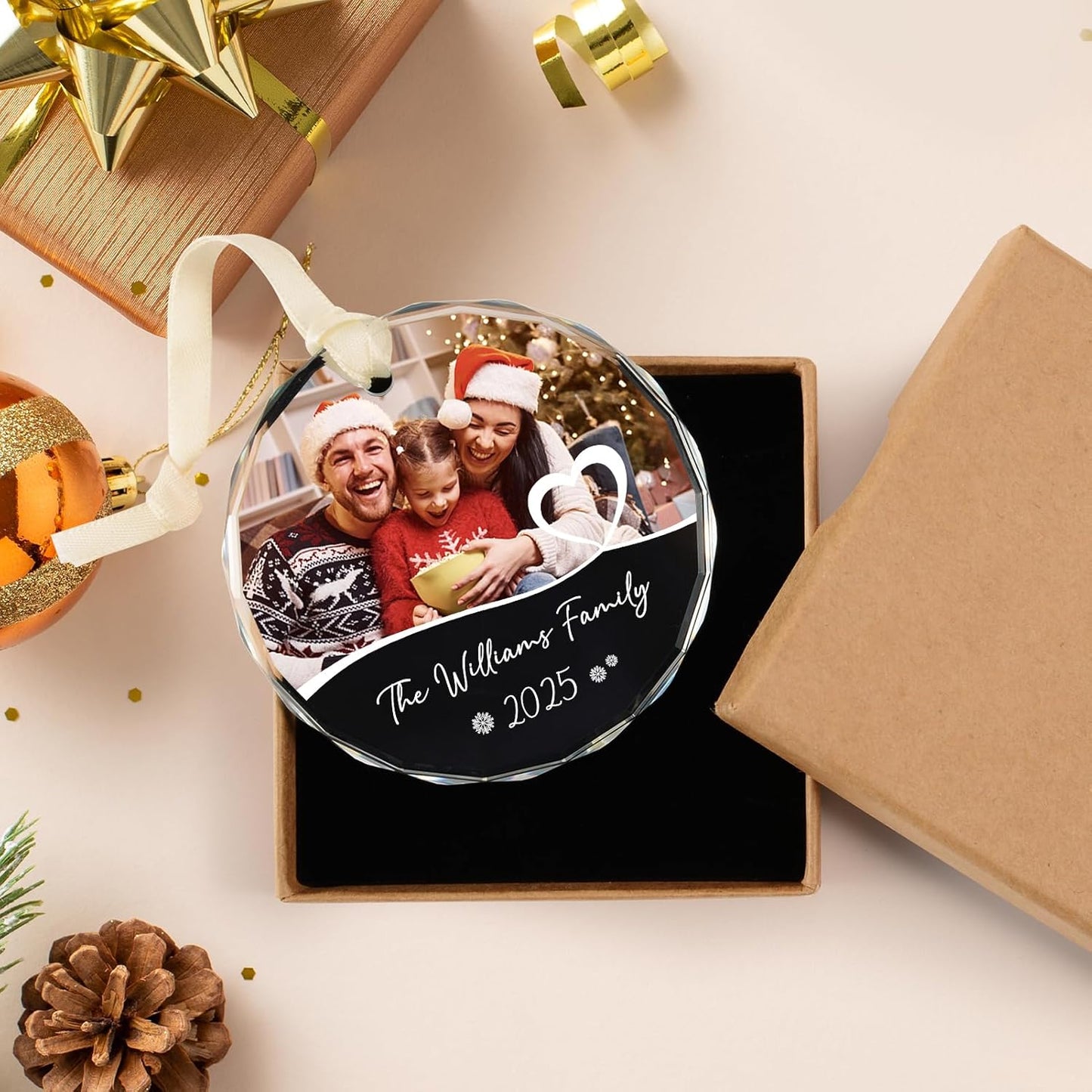 Personalized Family Ornament 2025, Photo Ornaments for Tree Decorations, Wedding Gifts for Couples, Customized Gifts for Mom, Dad