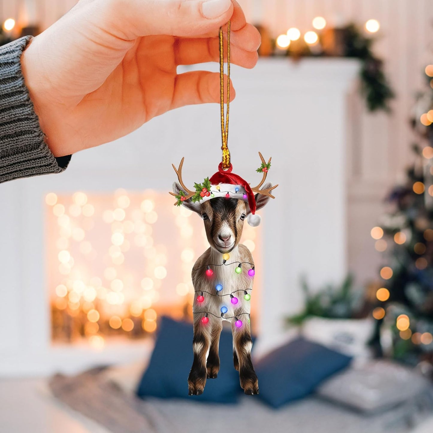 Talataca Goat 2D Flat Christmas Ornament, Goat Wearing Christmas Hat Reindeer with String Lights Pine Tree Decor, Hanging House Charm Eve Keepsake, Car Rear View Mirror Accessories, Xmas Gift