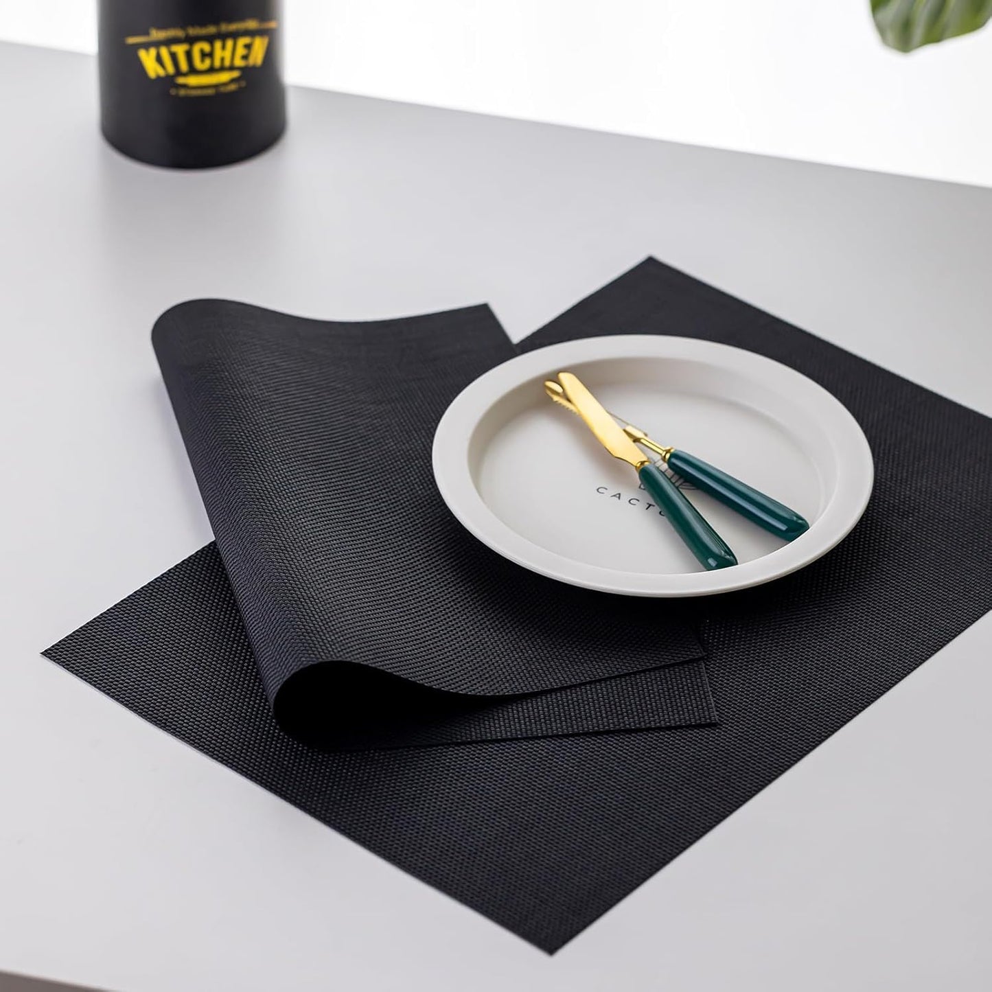 LEXMORE Placemats Set of 8 Vinyl/Plastic Woven Place Mats for Kitchen Table Indoor/Outdoor Washable Placemat Wipeable Dining Table Mats(A-Black)