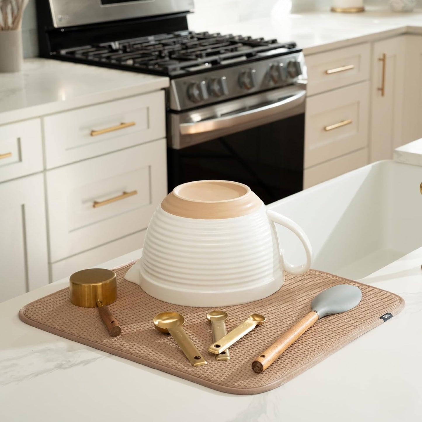 S&T INC. Dish Drying Mat, 16” x 18”, Absorbent Microfiber Kitchen Counter Mat, Drying Pad for Dishes, Utensils, Pots and Pans, Large, Diamond Texture, Almond