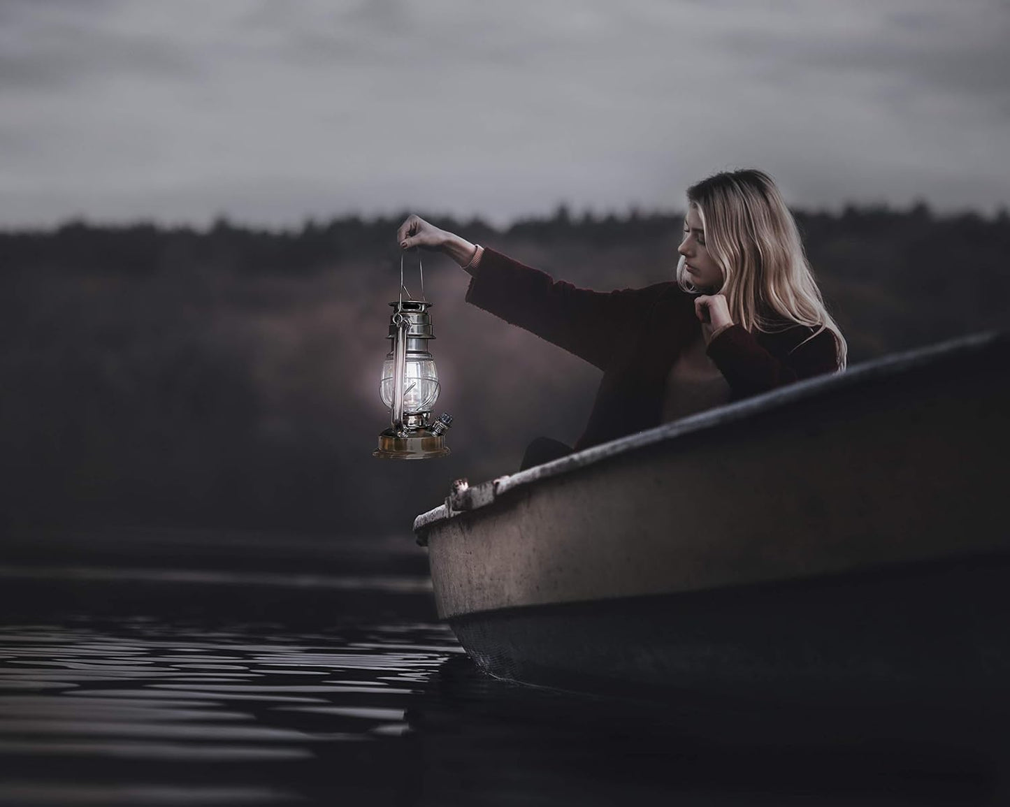 YAKii LED Vintage Lantern Metal Hanging Hurricane 12 LED Dimmer Switch Cold White Battery Operated Power Outage Indoor Camping Lighting Outdoor Brooklyn (Black 2 Pack)