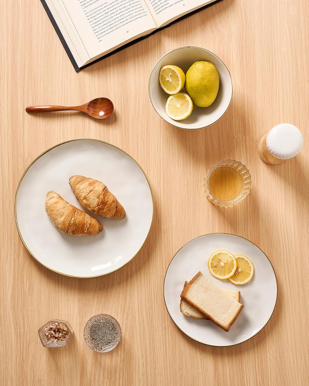 Famiware Ocean Round Plates and Bowls Set, 18 Pieces Dinnerware Sets, Dishes Set for 6, Microwave and Dishwasher Safe, Scratch Resistant, Vanilla White