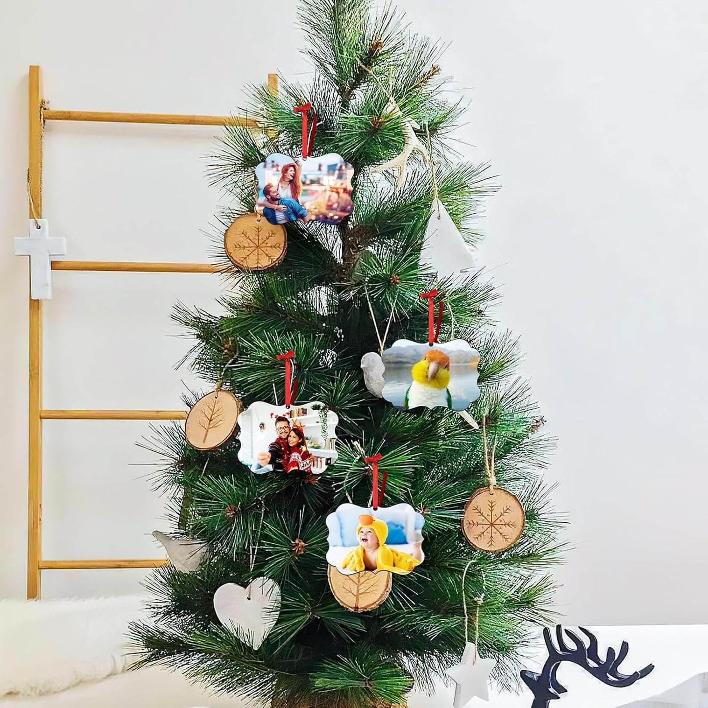 Personalized Christmas Ornaments 2025 Wood Custom Picture Text Hanging Ornament Customized Christmas Tree Decorations Keepsake Gift for Family Couples Xmas Tree Home Decor