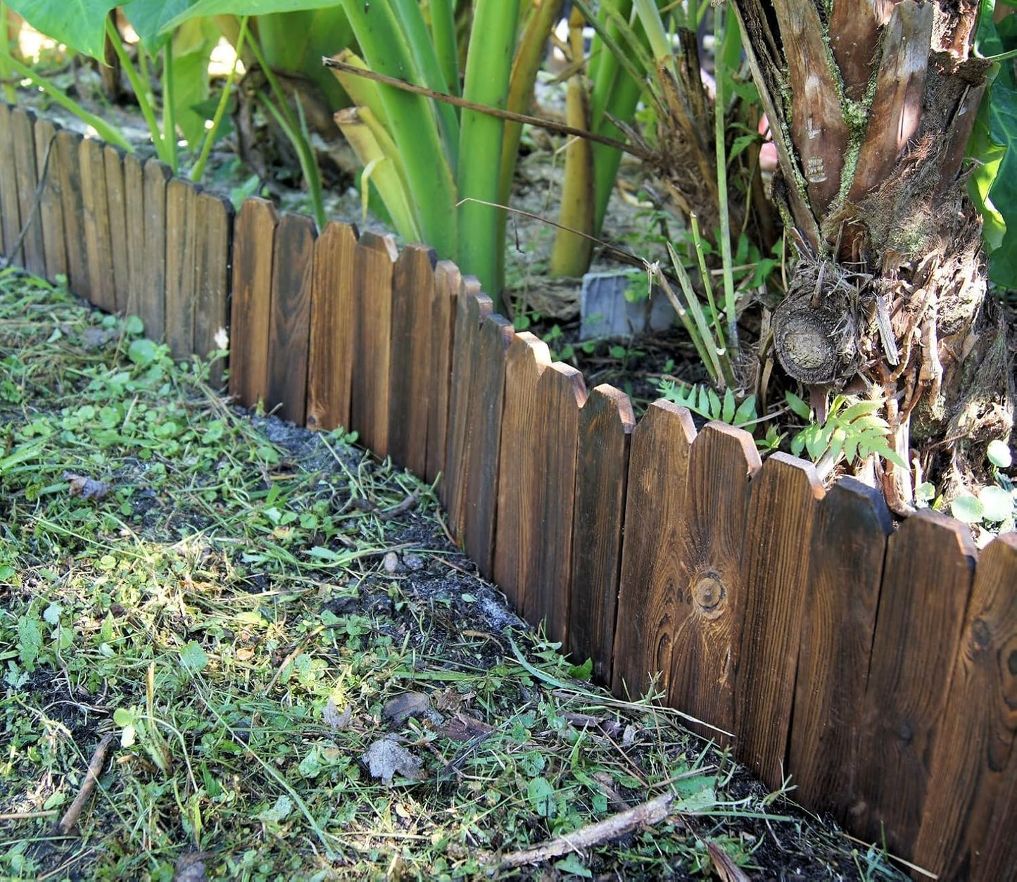 Wood Fence Border for Garden Beds – 9.8" H x 47" L Wooden Landscape Edging Panels, Rustic Decorative Outdoor Divider for Lawn, Path, and Yard Design