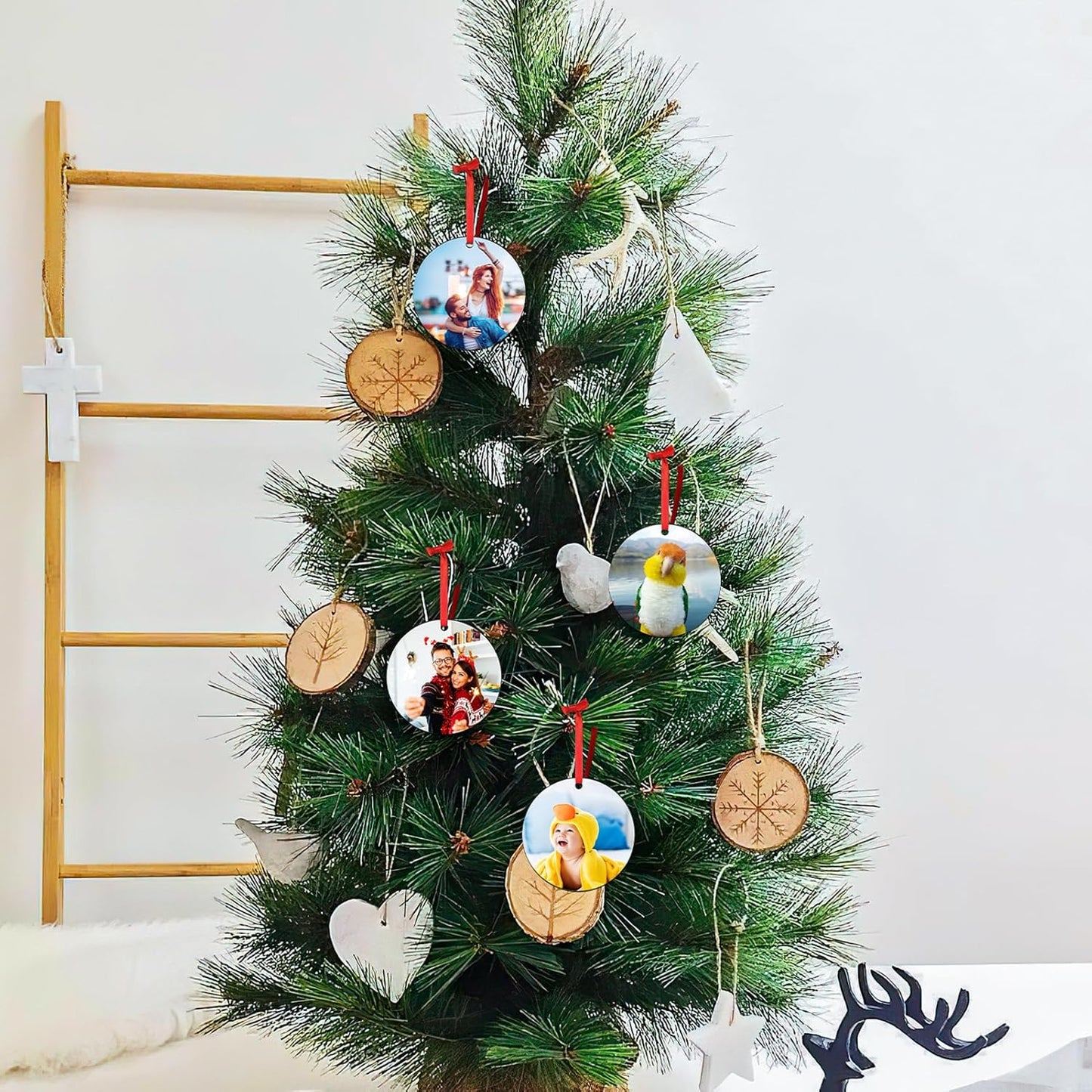 Personalized Christmas Ornaments 2025 Wood Custom Picture Text Hanging Ornament Customized Christmas Tree Decorations Keepsake Gift for Family Couples Xmas Tree Home Decor