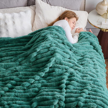 NEWCOSPLAY Faux Fur Throw Blanket Light Teal 3D Ribbed Plush Thick Warm Blanket for Couch Sofa Bed 850GSM (Light Teal Ribbed, Throw(50"x60"))