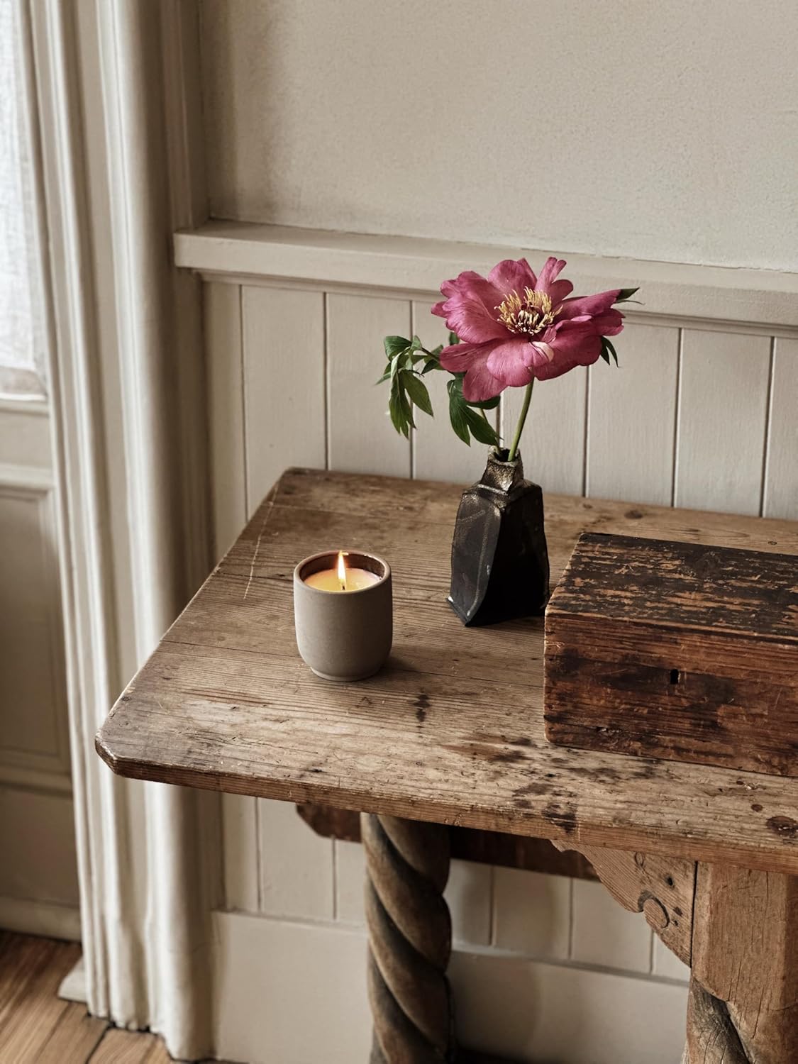 Homecourt Luxury Scented Candle, 60-Hour Burn Time, Soy Wax Blend & Organic Cotton Wick, Kiln-Fired Reusable Ceramic Vessel, Neroli Leaf, 8 oz