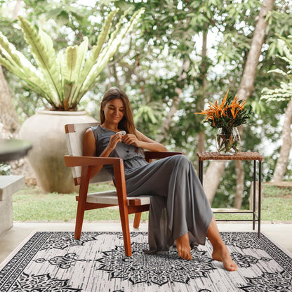 CAMILSON Outdoor Rug, 5x7 Medallion White Black Modern Area Rugs for Indoor and Outdoor Patios, Kitchen and Hallway Mats, Washable Porch Deck Outside Carpet (Medallion White, 5 x 7)