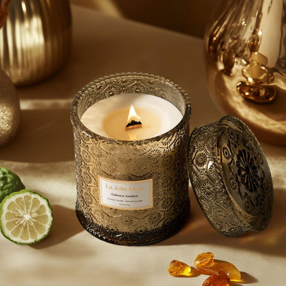 LA JOLIE MUSE Fall Candle | Sahara Amber Candle – Bergamot, Clove & Amber | 19 oz Wooden Wick | Natural Soy Wax | 90 Hours Clean Burn | Gift-Ready for Cozy Nights | Elevated Fall Décor