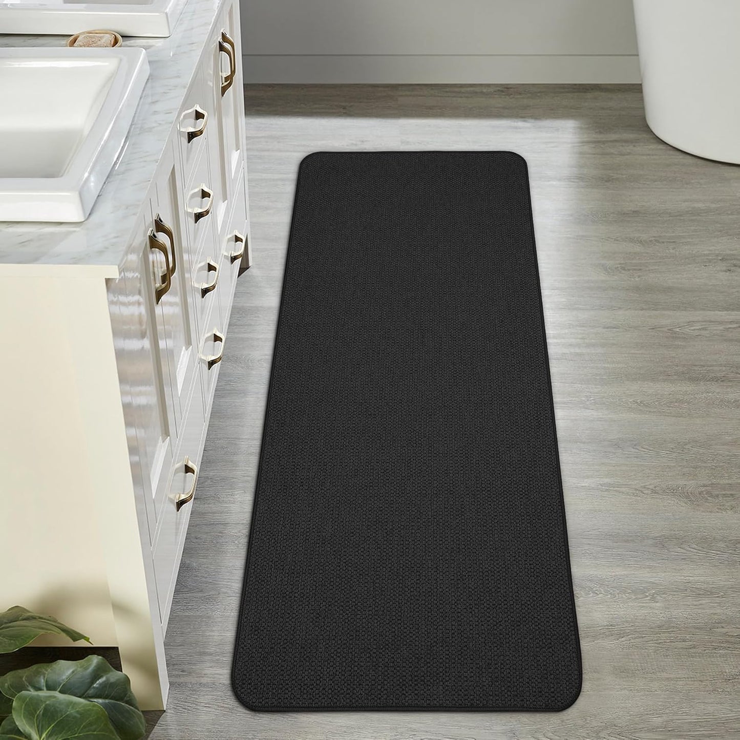 Bath Mat,Ultra Thin Bathroom Runner Rugs,Large Bath Mats for Bathroom,Quick Dry,Non-Slip,Machine Washable,Low Pile,Bath Rug,Shower Outside,Sink,Home Decor Accessories.Black,1'5"x4'11"（17x59inch）
