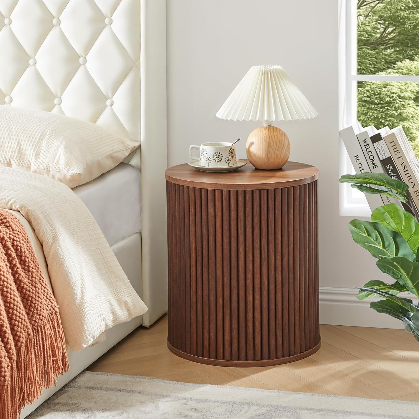 AVZEAR Small Round Side Table Fluted Night Stand Set of 2, Mid Century Modern End Table with Storage, Circle Bedside Tables Wood Nightstands for Small Spaces, Living Room, Bedroom (Walnut)