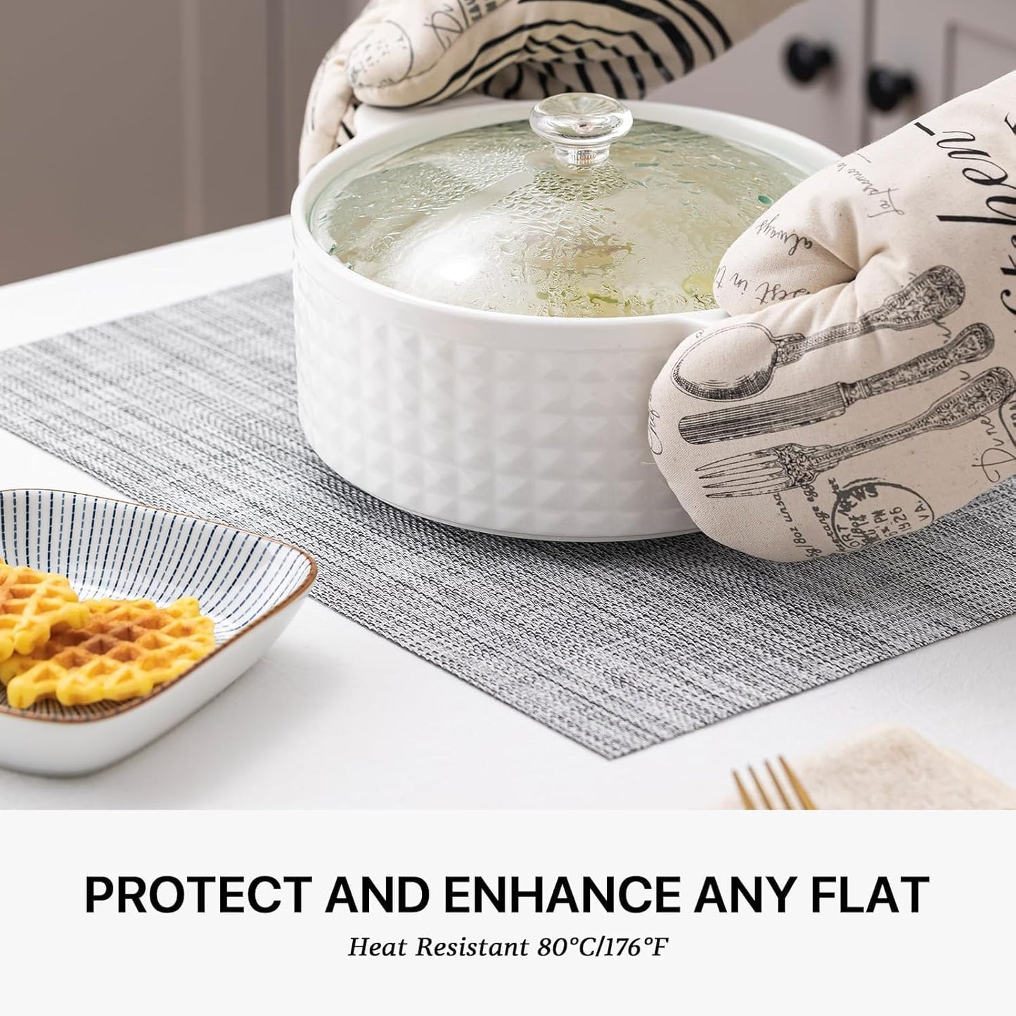 LEXMORE Placemats Set of 4 Vinyl/Plastic Woven Place Mats for Kitchen Table Indoor/Outdoor Washable Placemat Wipeable Dining Table Mats(A-Gray)