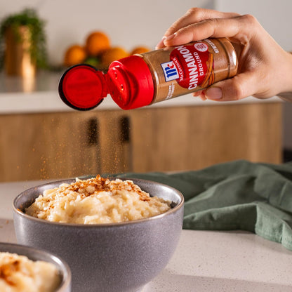 McCormick Spice Rack, Two Tier Chrome, Featuring 16 Herbs & Spices for Everyday Cooking, Great Gift for Housewarming, Wedding & Bridal Shower, 26.09 oz