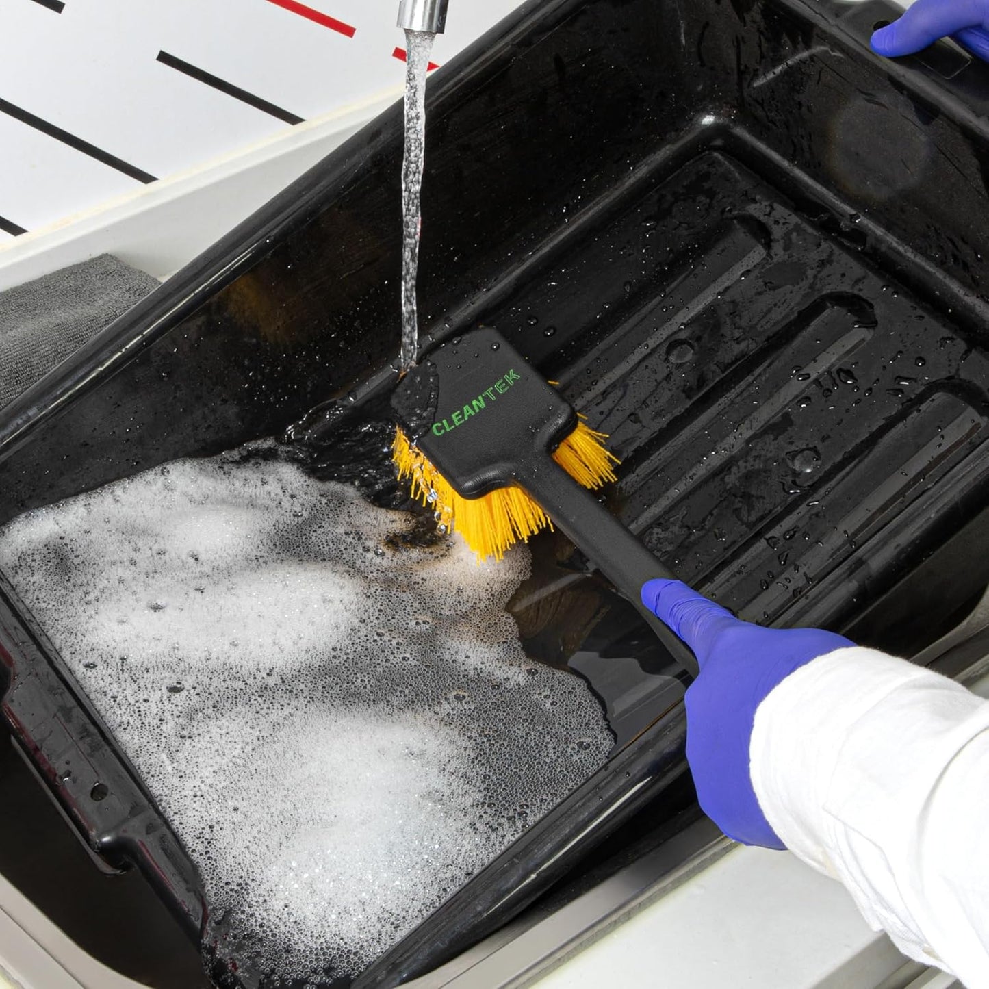 Restaurantware-Clean Tek Professional 20.47 Inch Utility Brush, 1 Heavy-Duty Scrub Brush - Plastic Bristles, Ergonomic Handle, Black Plastic Cleaning Scrub, Ideal for Indoor and Outdoor Cleaning