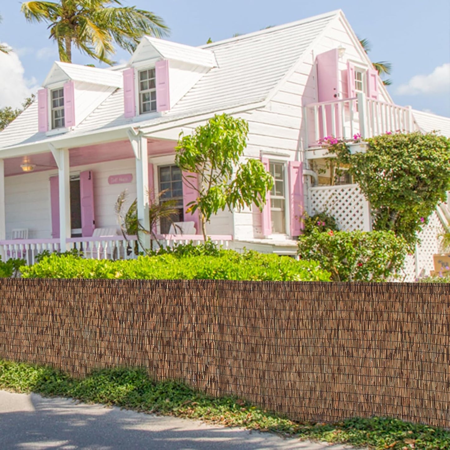 Brown 5.6FT X 16.4FT Reed Fencing Roll, Balcony Privacy Reed Shade Bamboo Fencing Garden Fence Border, Wind Block Sunshade Fence Screen for Outdoor Yard Patio Flower Bed Edge