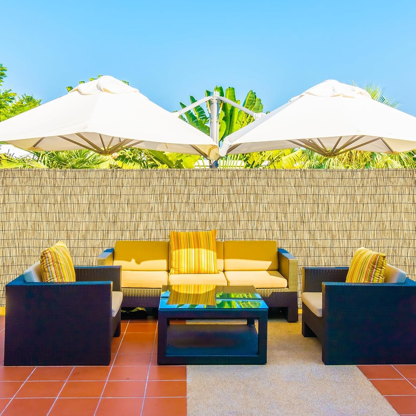 Natural 5.6FT X 16.4FT Reed Fencing Roll, Balcony Privacy Reed Shade Bamboo Fencing Garden Fence Border, Wind Block Sunshade Fence Screen for Outdoor Yard Patio Flower Bed Edge