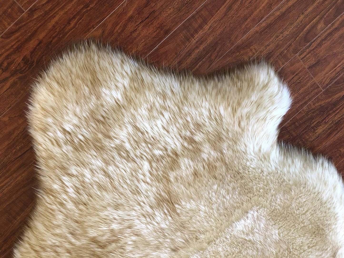 LAMBZY Faux Sheepskin Hypoallergenic Free Shape Silky Shag Rug, Luxury Shaggy Silky Plush Carpet for Bedrooms Rugs Living Sofa Floor (Single and a Half 2'x4', 60x120 cm White with Brown Tips)