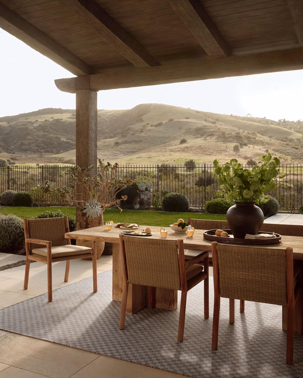 Loloi Amber Lewis Topanga Collection TOP-02 Natural/Silver 2'-3" x 3'-9" Indoor/Outdoor Area Rug