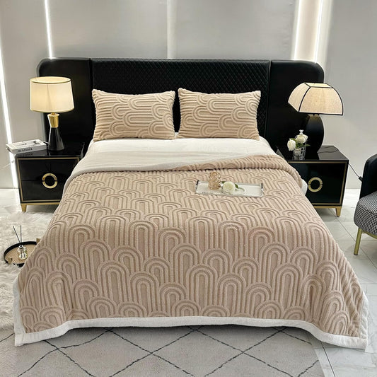 UKELER Sherpa Bed Blanket 80 × 90 inch, Ultra Soft Queen Size Throw Blanket for All Season, Cozy Plush Arch Fleece Blankets for Bedroom Living Room Dorm Hostel Sofa Camping, Camel