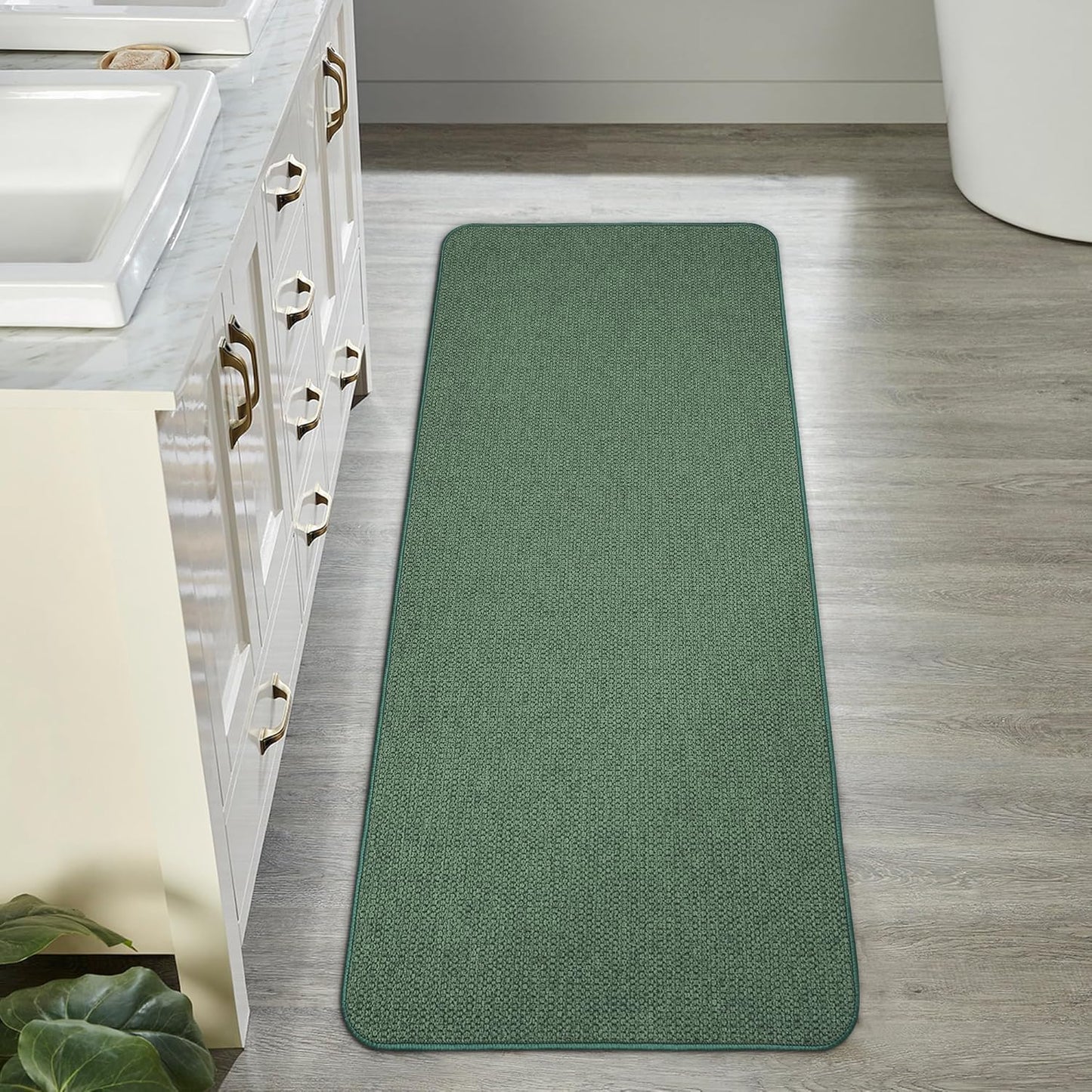 Bath Mat,Ultra Thin Bathroom Runner Rugs,Large Bath Mats for Bathroom,Quick Dry,Non-Slip,Machine Washable,Low Pile,Bath Rug,Shower Outside,Sink,Home Decor Accessories.Green,1'5"x4'11"（17x59inch）