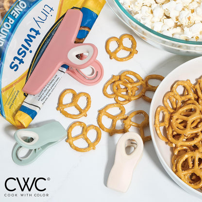 COOK WITH COLOR Bag Clips - Heavy Duty Chip Clip and Refrigerator Magnet Clips for Food Storage with Air Tight Seal Grip, Green and Pink, Pack of 8