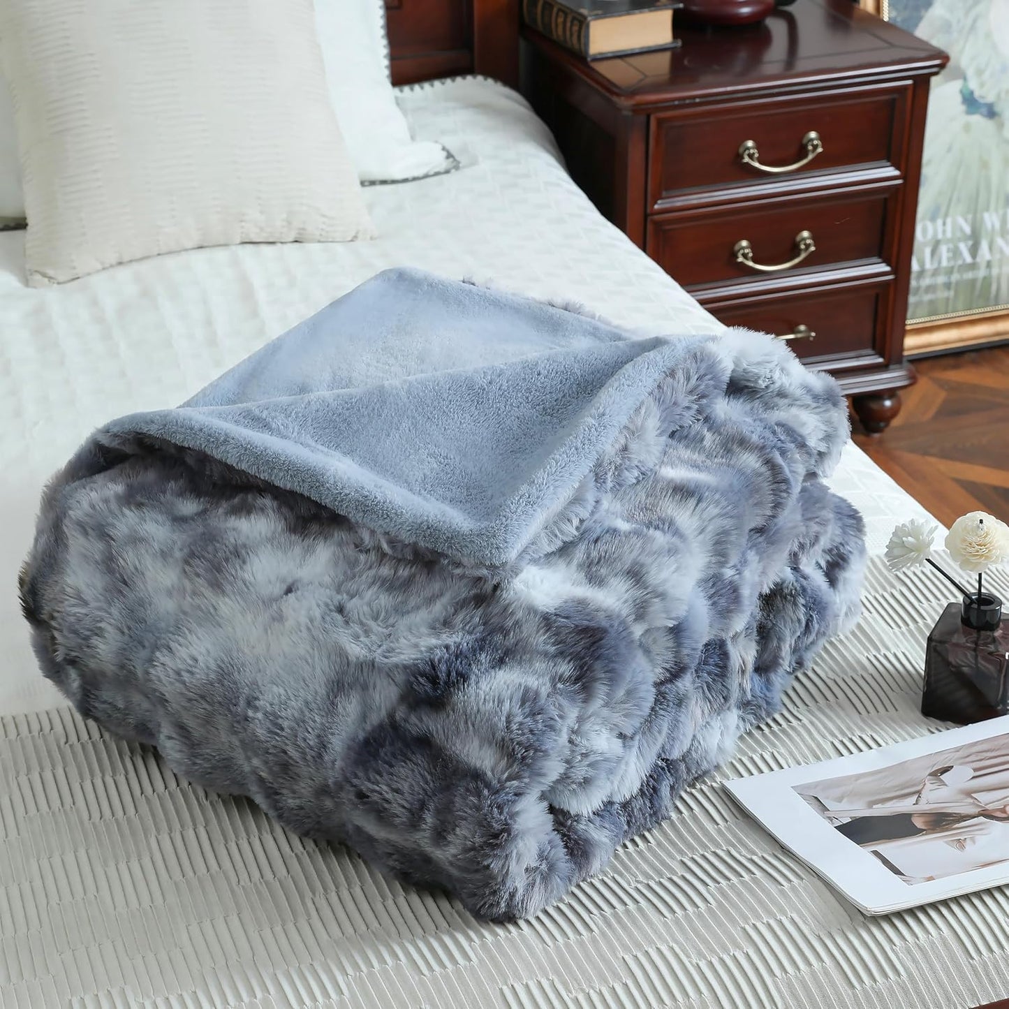 UKELER Soft Faux Fur Throw Blanket 50''x60'' Dark Grey Reversible Shaggy Blanket Plush Thick Fluffy Blankets Throws for Bed, Couch, Sofa, Office, Camping