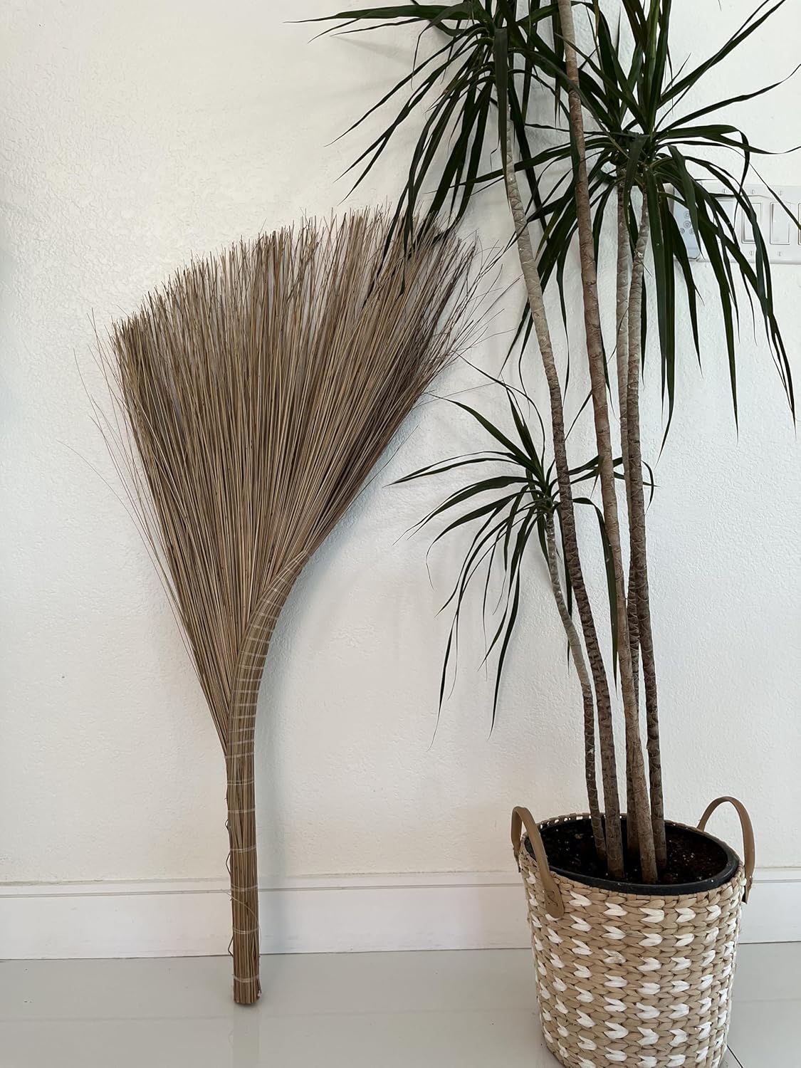 Vietnamese Natural Straw Broom/Handmade Coconut Leaf Broom for Outdoor, Patio, Driveway, Garden, Fireplace (26" Length)