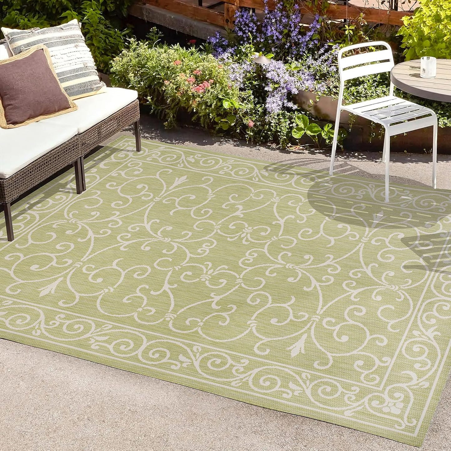 JONATHAN Y Vintage Filigree Indoor Outdoor Area Rug 5X8 Green/Cream, Charleston Textured Weave for Backyard, Patio, Porch, Easy-Cleaning, High Traffic, Pet-Friendly, Non-Shedding (SMB106H-5)