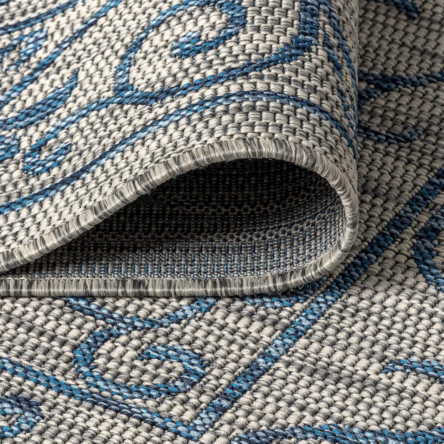 JONATHAN Y Vintage Filigree Indoor Outdoor Square Area Rug 4X4 Gray/Navy, Charleston Textured Weave for Backyard, Patio, Porch, Easy-Cleaning, High Traffic, Pet-Friendly, Non-Shedding (SMB106C-4SQ)