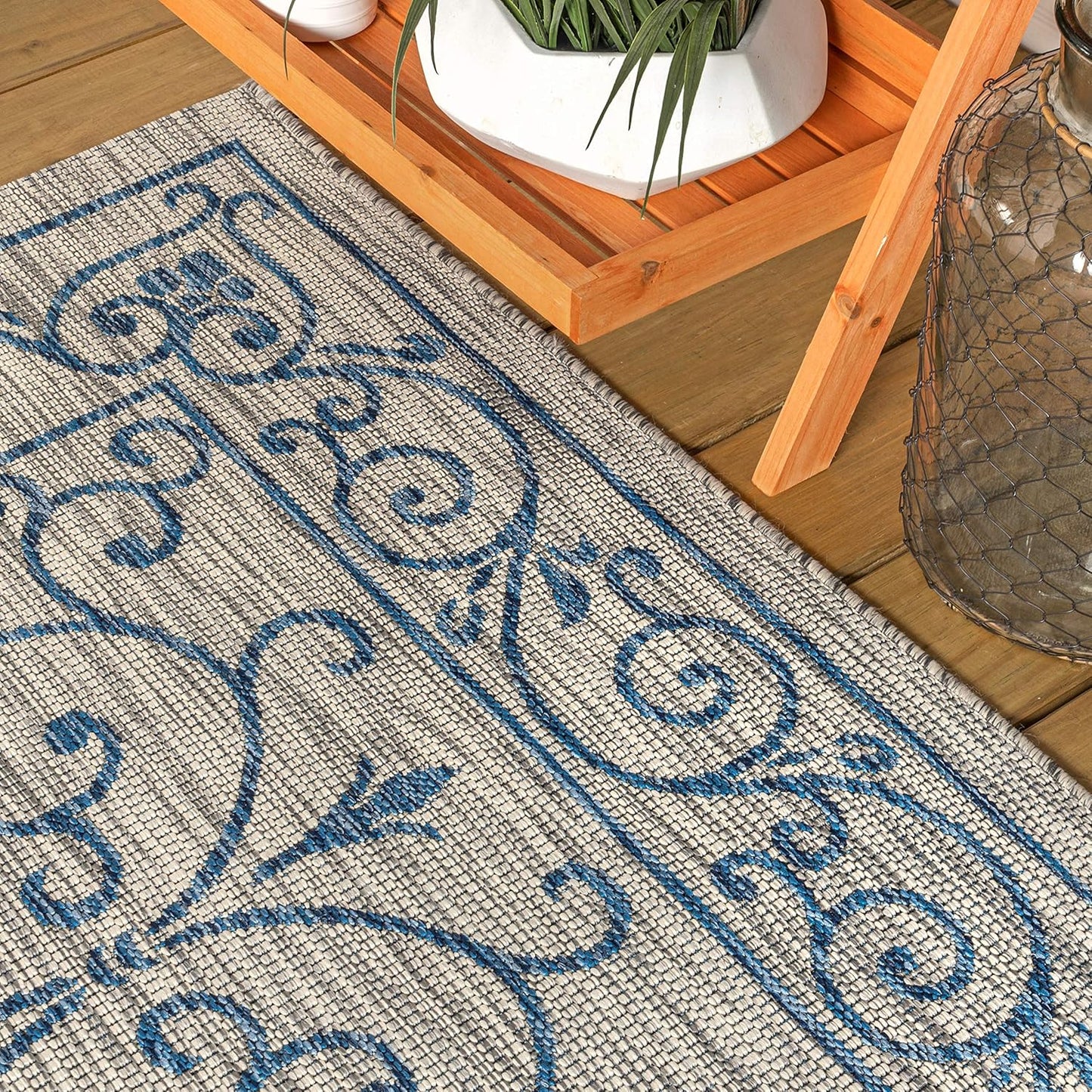 JONATHAN Y Vintage Filigree Indoor Outdoor Runner Rug 2X8 Gray/Navy, Charleston Textured Weave for Backyard, Patio, Porch, Easy-Cleaning, High Traffic, Pet-Friendly, Non-Shedding (SMB106C-28)